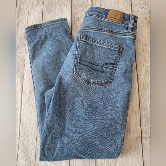 American Eagle AEO Women's •Size 6 Regular• Mom Jean *No Holes - Picture 2 of 8
